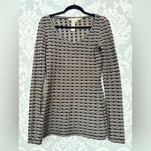 10/$25 • Max Studio Textured Deep Scoop Neck Long Sleeve Top‎